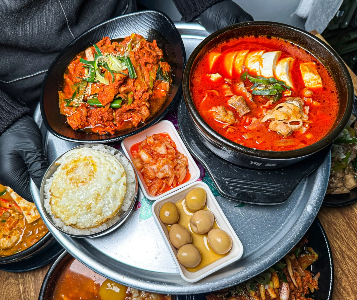 순두부와 제육 한상