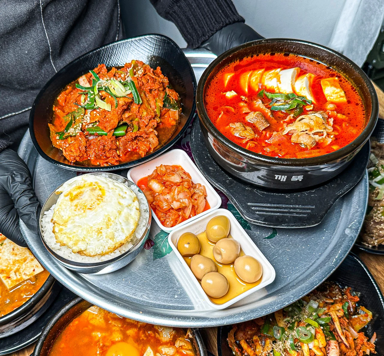 순두부와 제육 한상